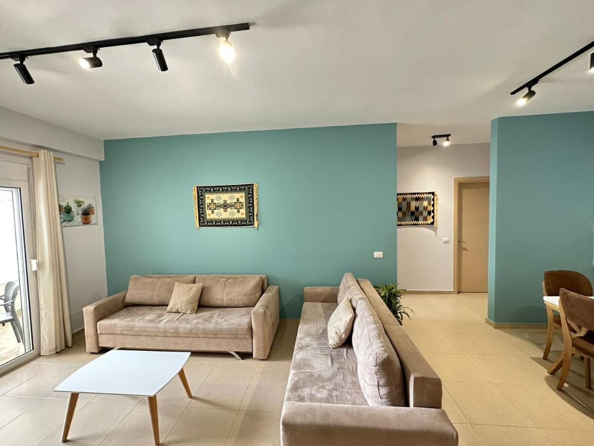 Trea Accomodations - On Private Beach With Sunbed & Umbrella Vlorë Екстериор снимка